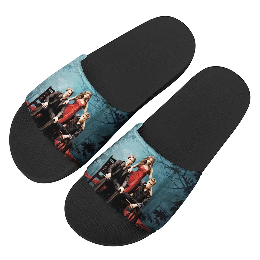 Pantofole The Vampire Diaries, - Home Outside Bathroom recensione e prezzo